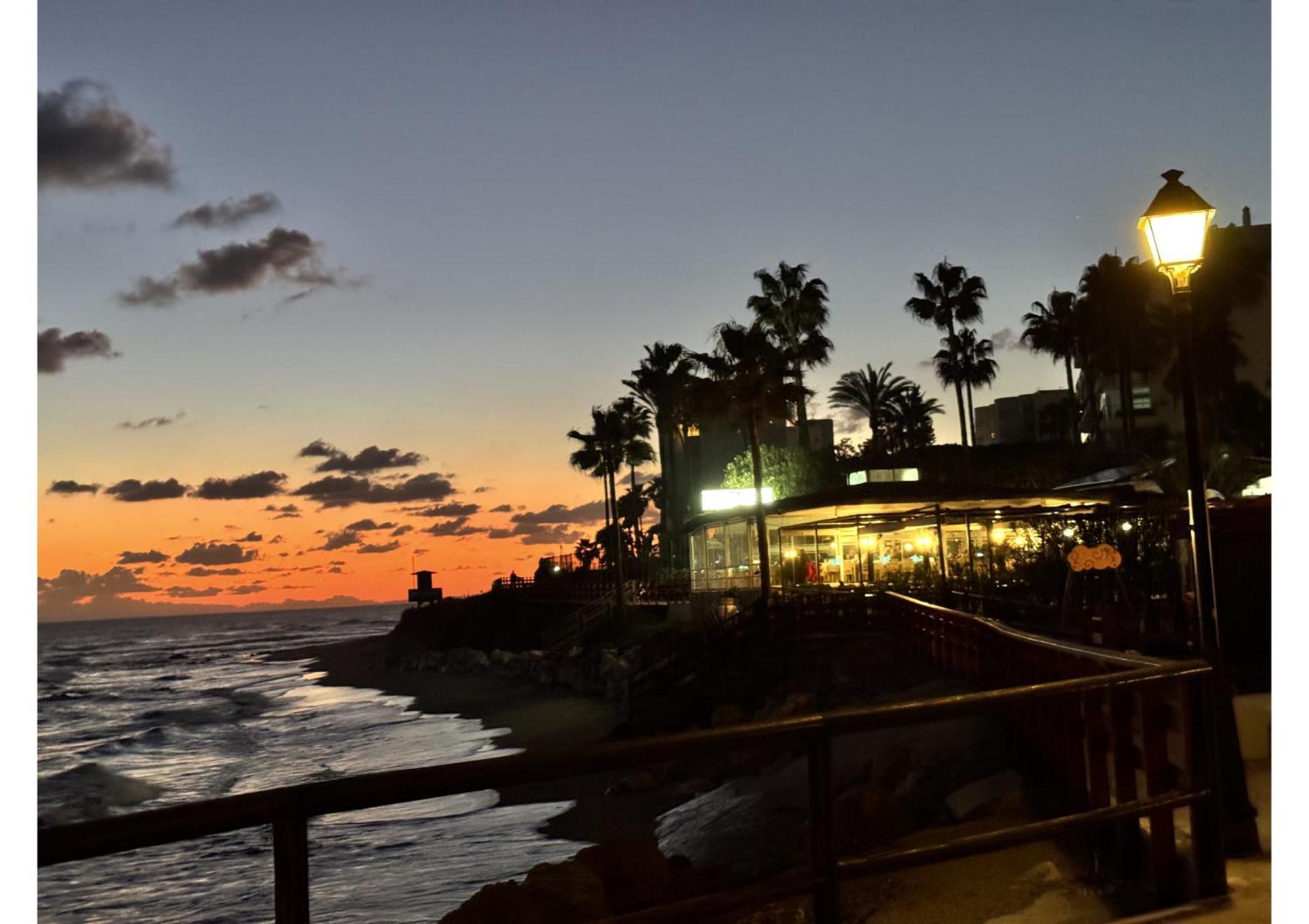 Beachfront Studio ,The View Calahonda, Panoramic Sea Views Sitio de Calahonda Exterior foto