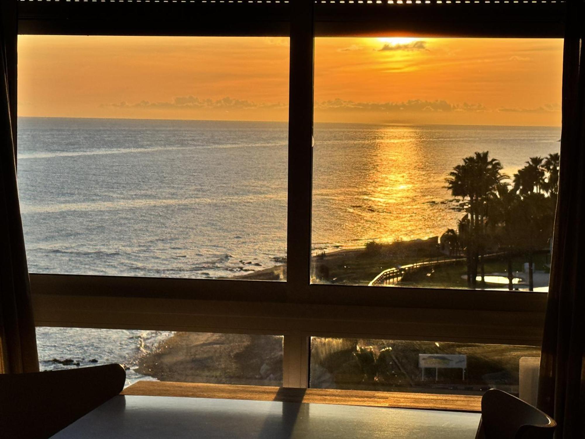 Beachfront Studio ,The View Calahonda, Panoramic Sea Views Sitio de Calahonda Exterior foto